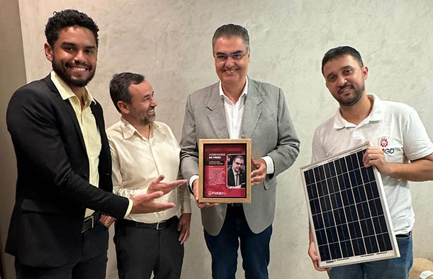 No dia 2, em Belo Horizonte, Wedson Silva, Cláudio Felix e Gleisson Abreu, da FMGD, entregaram uma placa ao Deputado Federal Lafayette de Andrada, em reconhecimento ao seu apoio à Energia Solar em Minas Gerais.